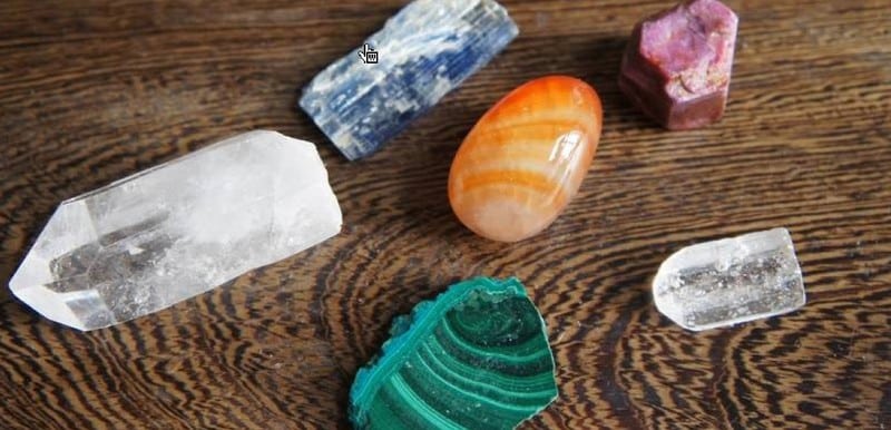 Elkaar tegenwerkende edelstenen